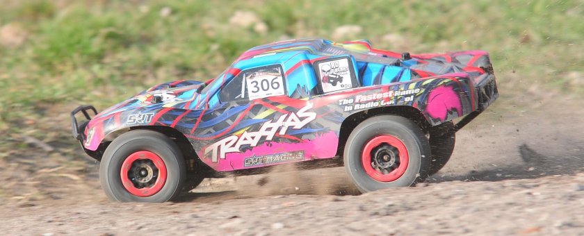 Traxxas Slash to najpopularniejszy dzisiaj terenowy model zdalnie sterowany
